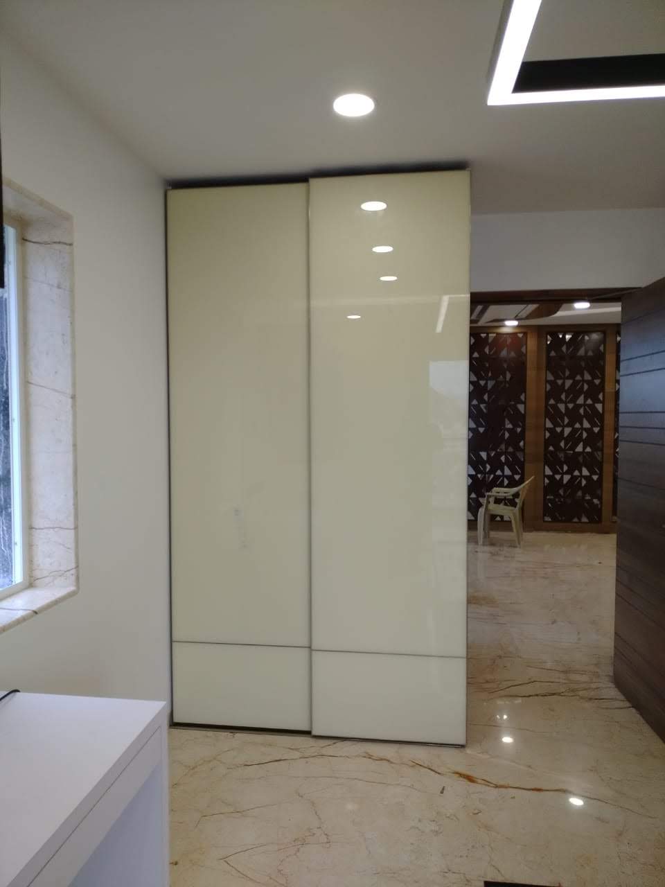 lacquer-glass-wardrobe-biggest-brand-gurgaon-glass-wardrobe-largest-dealers-manufacturers-in-gurgaon-gurugram-india